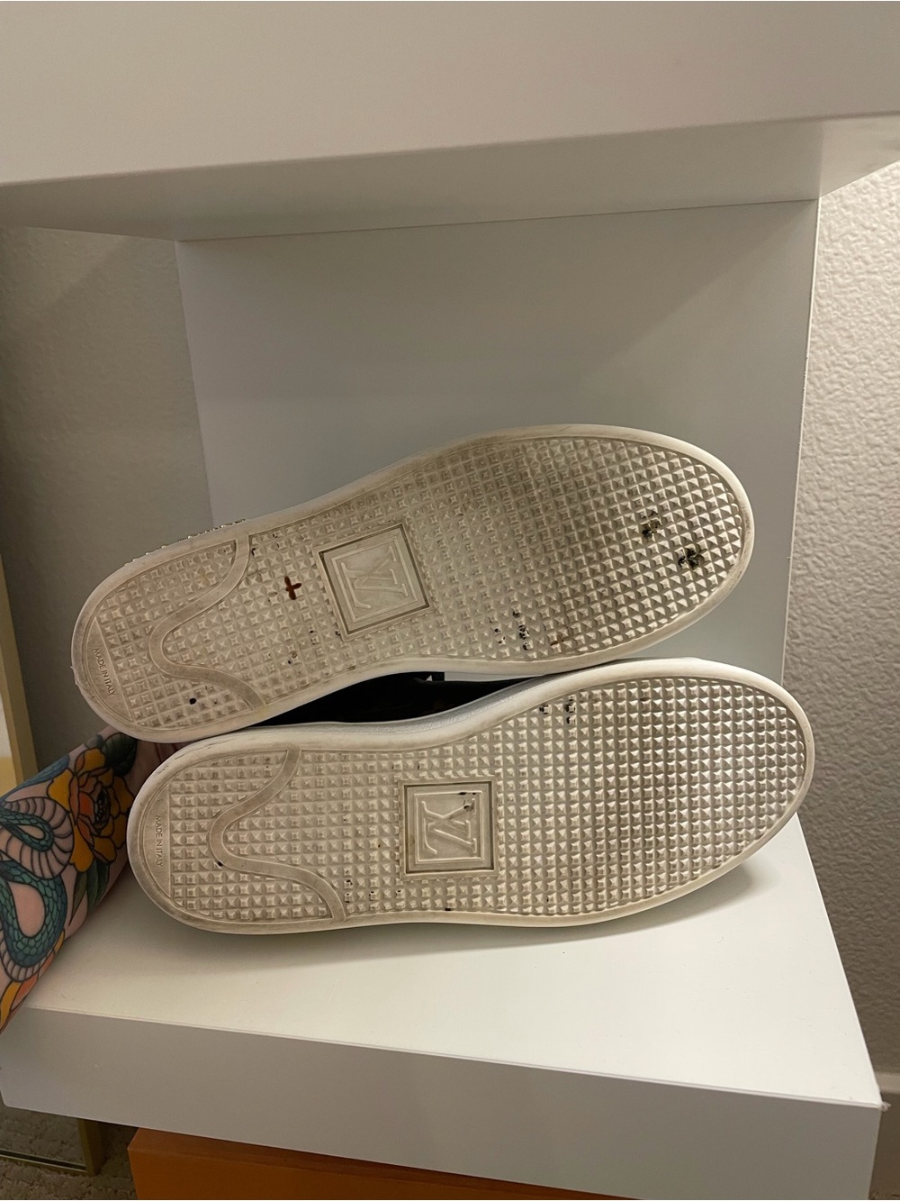 Louis Vuitton Frontrow Sneaker - Picture 9 of 10
